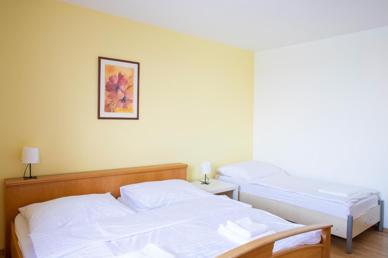 Amenity Apartmany Перна Экстерьер фото