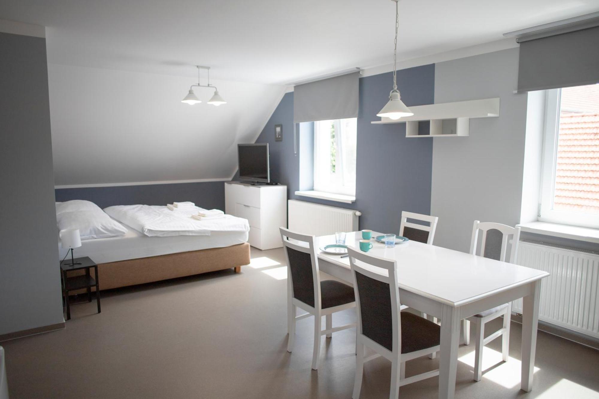 Amenity Apartmany Перна Экстерьер фото