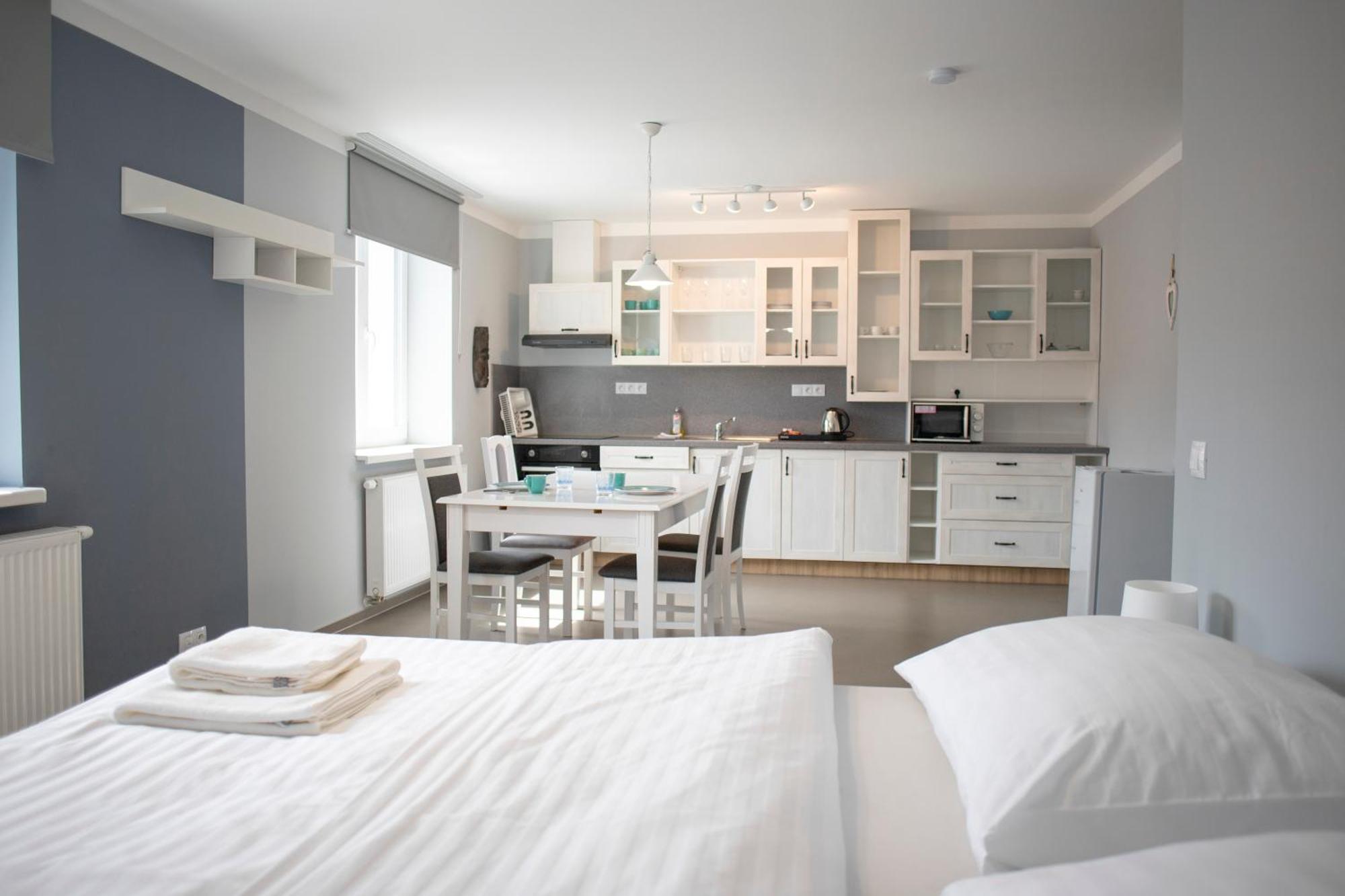Amenity Apartmany Перна Экстерьер фото