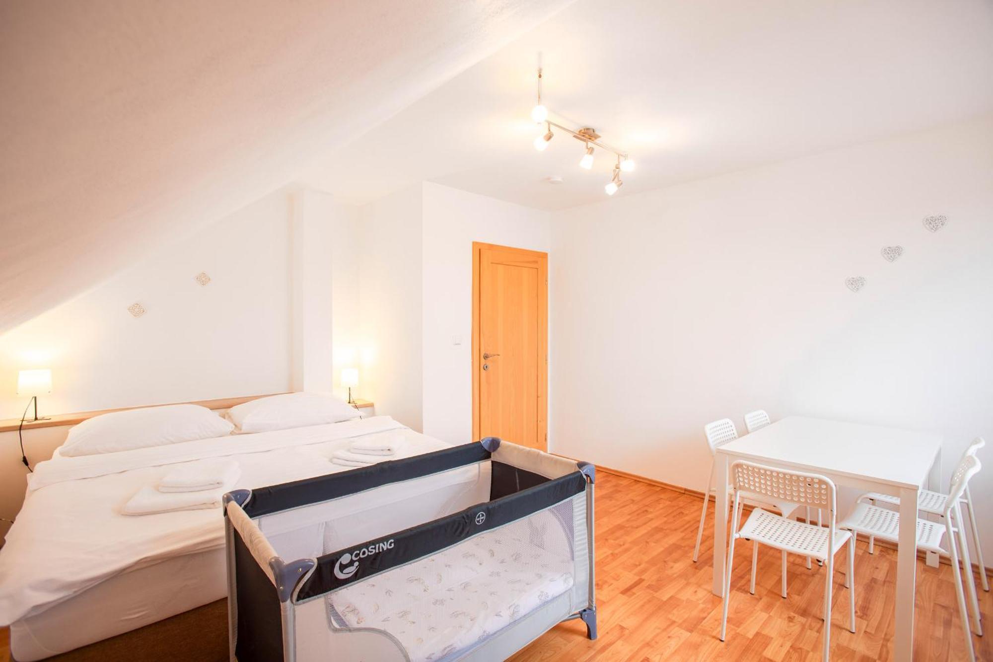 Amenity Apartmany Перна Экстерьер фото