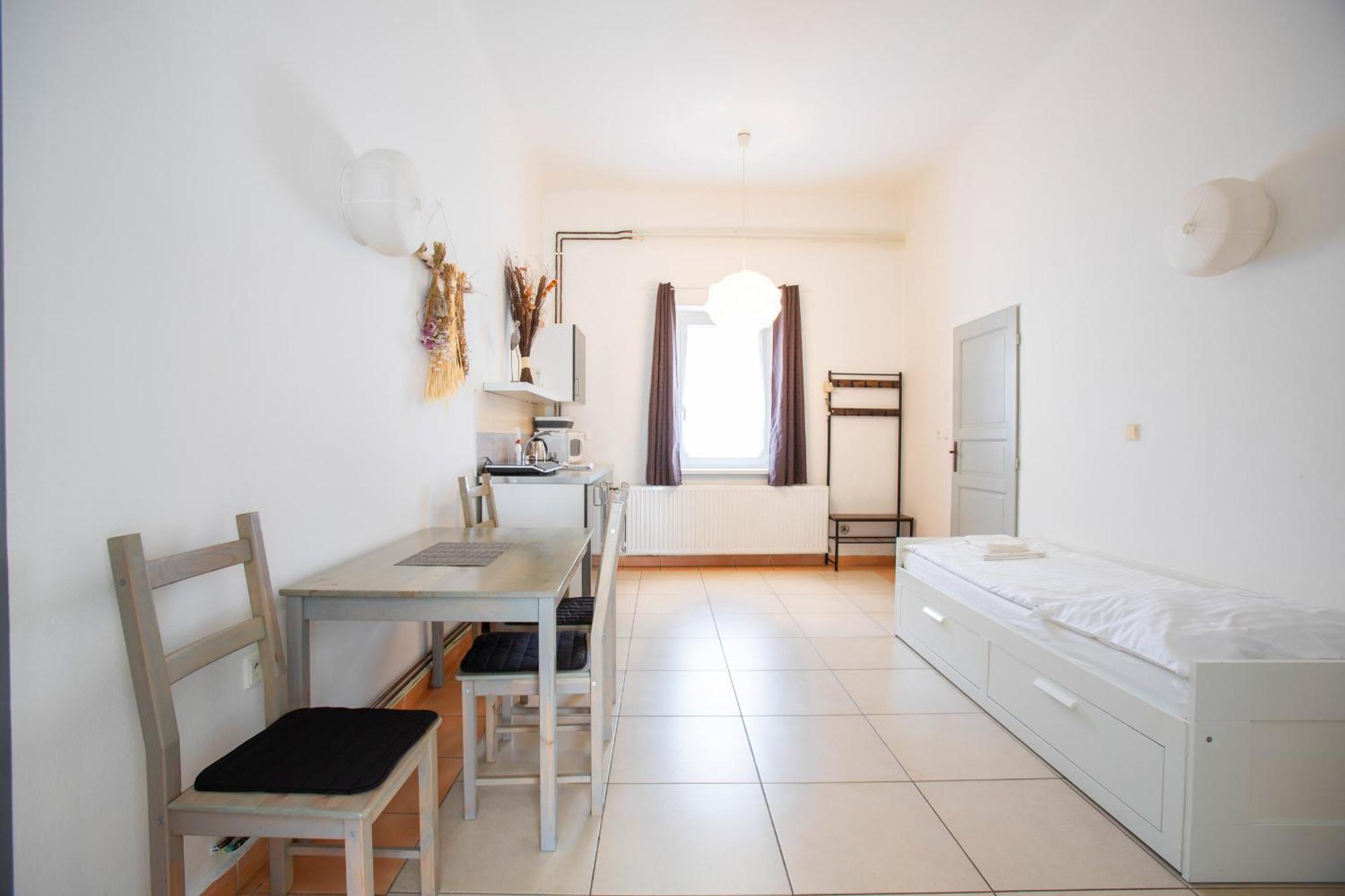 Amenity Apartmany Перна Экстерьер фото